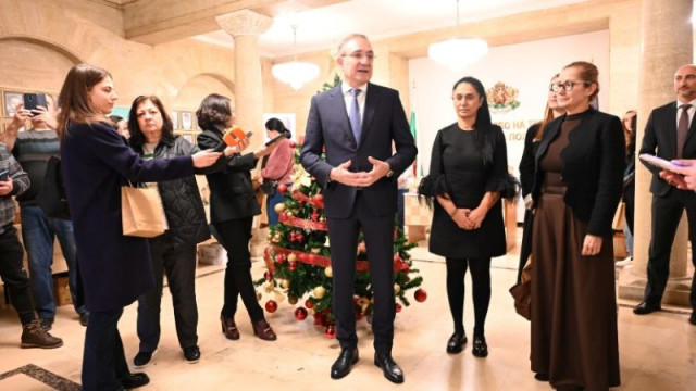 Министърът на труда и социалната политика Борислав Гуцанов откри благотворителния базар